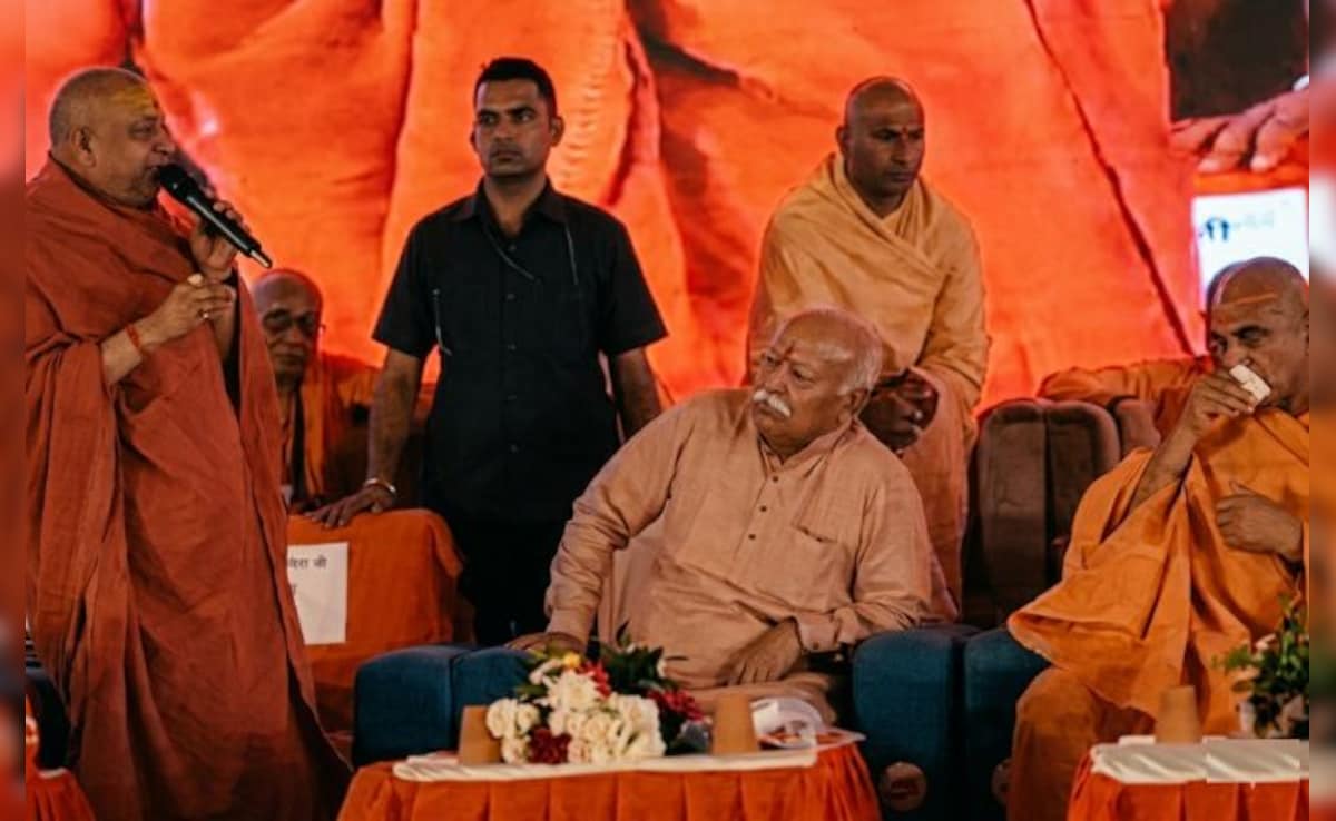 'तीन बच्चे होने पर स्वस्थ्य रहते हैं माता-पिता', मोहन भागवत ने समझाया मानस शास्त्र