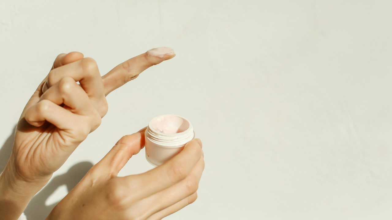 Top Upper Lip Hyperpigmentation Cream Under Rs. 300 Top Upper Lip Hyperpigmentation Cream Under Rs. 300