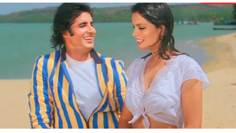 अमिताभ की हीरोइन ने दिया होली मनाने का अनोखा सुझाव, पानी पूरी खाते हुए शेयर की तस्वीर, खूबसूरती और सादगी ने जीता दिल