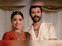 Rashmika Mandanna And Vijay Deverakonda Share Romantic Moments At Hyderabad Reception