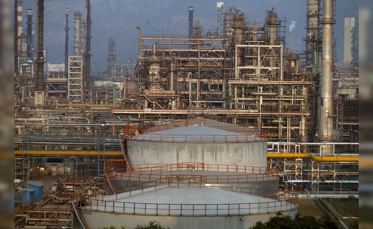 Keep 90 Days' Buffer Stock Of Oil, Parliamentary Panel Tells Centre