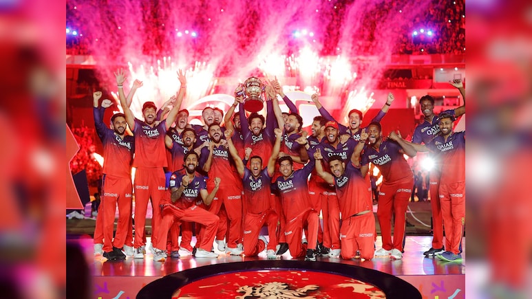 IPL 2026 में RCB की बढ़ सकती है मुश्किलें, इस धाकड़ तेज गेंदबाज के खेलने पर सस्पेंस