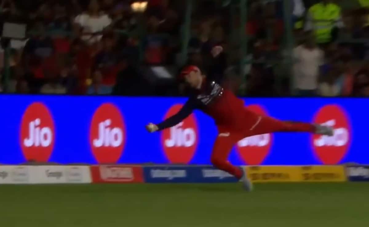 Phil Salts Wonder Catch Denies Ishan Kishan Century In First Match As IPL Captain. Watch