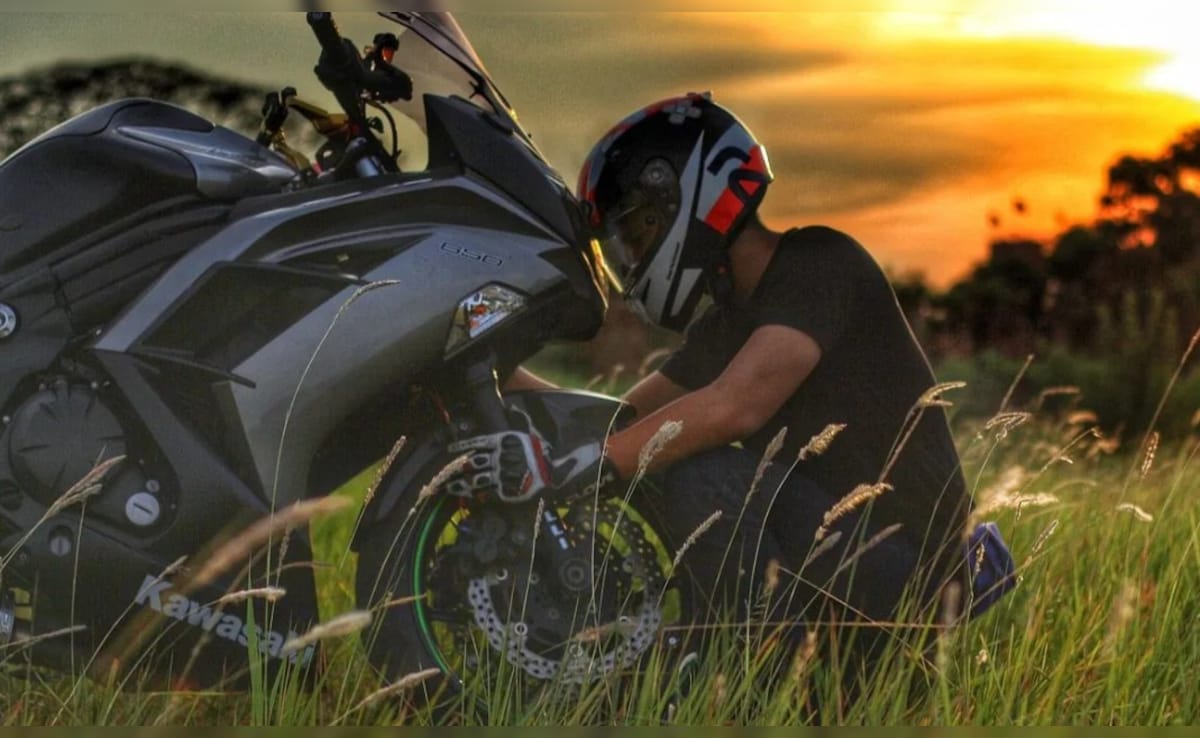 1500 के हेलमेट ने ले ली सीनियर की नौकरी, सिर्फ एक चीज के पीछे डूब गया करियर