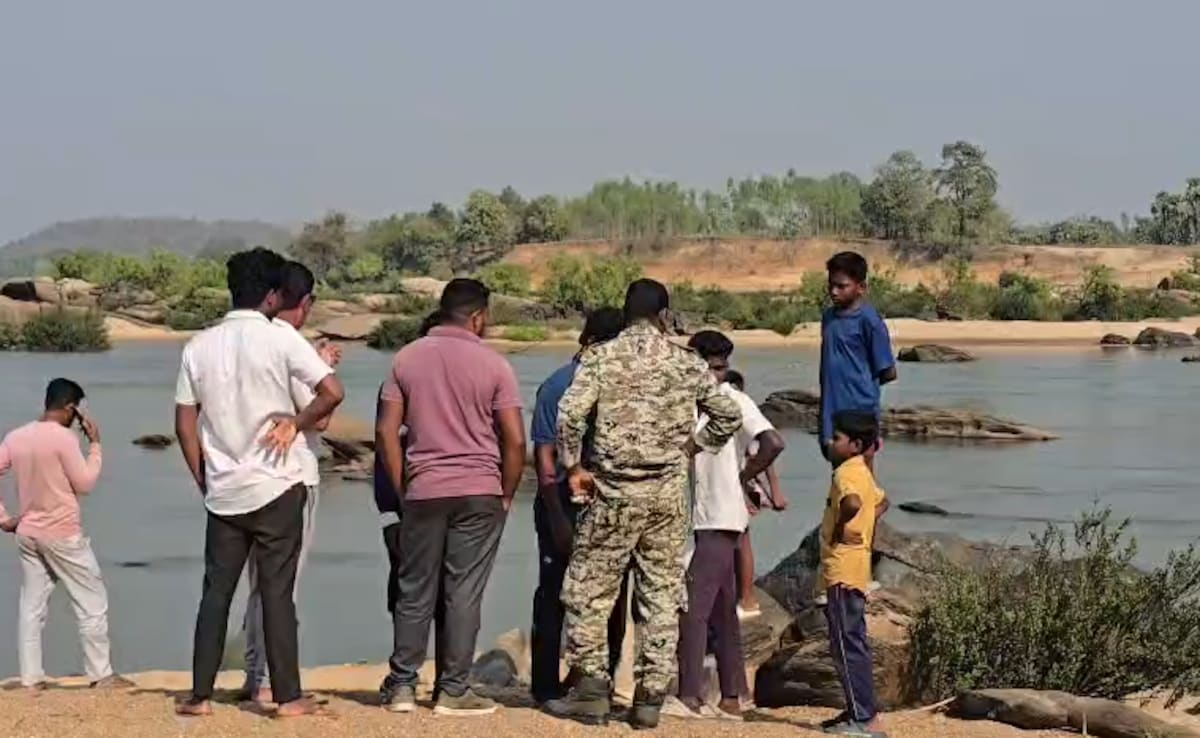 SBI बैंक मैनेजर सहित तीन कर्मचारी शबरी नदी में डूबे, दो साथी सुरक्षित निकाले गए