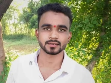 दोस्त को VIDEO कॉल कर फांसी के फंदे पर झूला युवक, मरने से पहले बताई ब्लैकमेलिंग की पूरी कहानी