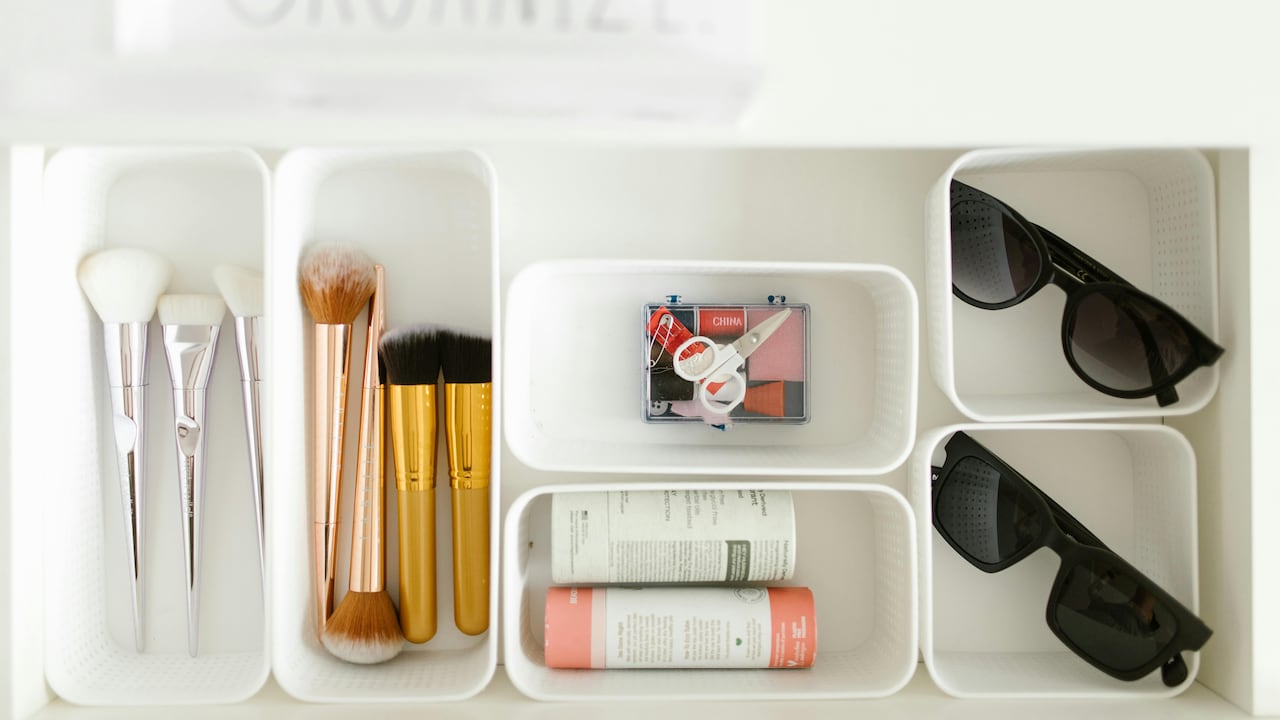 How to increase efficiency and reduce clutter by using home organisers