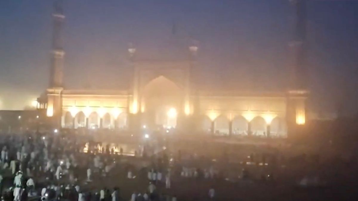 Delhi-NCR Sees Rare Fog Amid Spells Of Rain, Thunderstorms