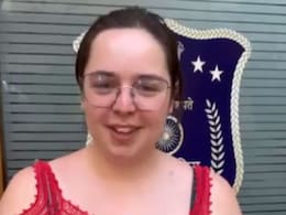 दिल्ली से जयपुर आई विदेशी महिला ने टैक्सी वाले को 3 की जगह दे दिये 30 हजार, पुलिस ने ड्राइवर को खोज निकाला