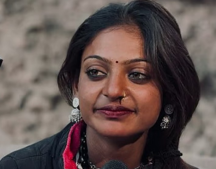 मोनालिसा की शादी से परिवार में नाराजगी, पहले पापा ने नहीं दिया आशीर्वाद, अब ताऊ-ताई ने खींच लिए हाथ, बोले- फरमान को नहीं अपनाएंगे