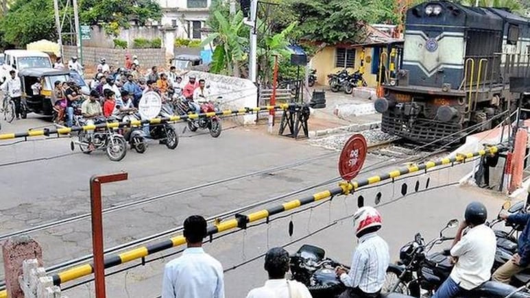 रेल पटरी पार करते समय होने वाली दुर्घटनाओं पर लगेगी रोक, 12 घंटे में बनेंगी सुविधाजनक रेल पुलियाएं