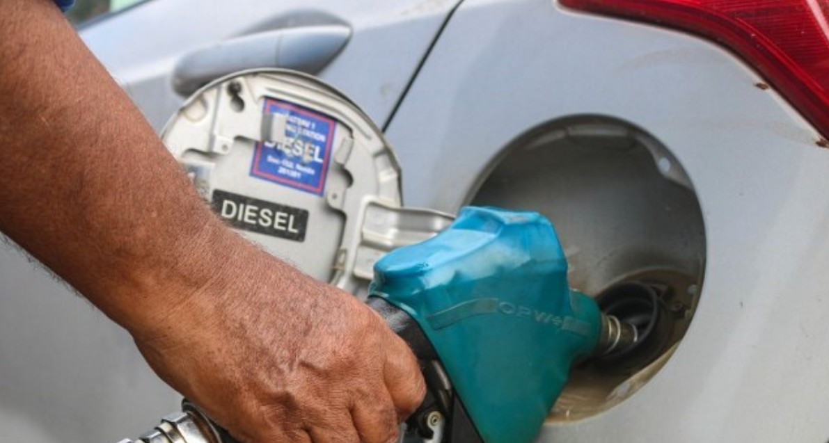 भारत को रूस से तेल खरीद की 30 दिनों की छूट, कीमतें बढ़ने की अफवाहों के बीच अमेरिका का ये फैसला इतना अहम क्यों?