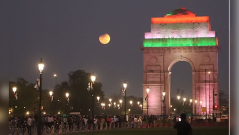 आज रात एक घंटे अंधेरे में डूबा रहेगा इंडिया गेट, जानिए किस मकसद से लिया गया यह फैसला