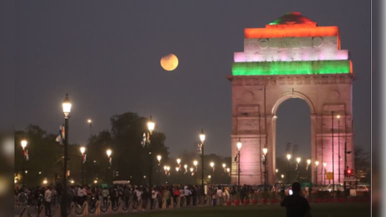 आज रात एक घंटे अंधेरे में डूबा रहेगा इंडिया गेट, जानिए किस मकसद से लिया गया यह फैसला