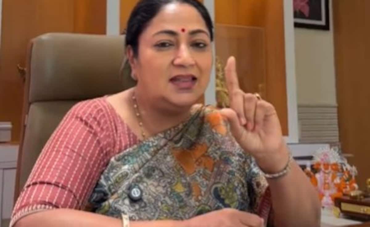 दिल्‍ली की बसों में पिंक कोर्ड को लेकर सीएम रेखा गुप्‍ता ने बताया सच, अफवाहों पर दिया ये जवाब