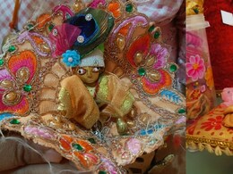 VIDEO: 'मेरे लड्डू गोपाल ला दो...' मूर्ति की तलाश में भटक रही महिला, पुलिस भी खोज रही, मां ने 30 साल पहले दी थी&nbsp;