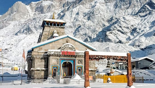 Kedarnath Yatra 2026: यात्रा को आरामदायक बना देंगी ये चीजें, Gaurikund-Kedarnath ट्रेक पर आएंगी काम