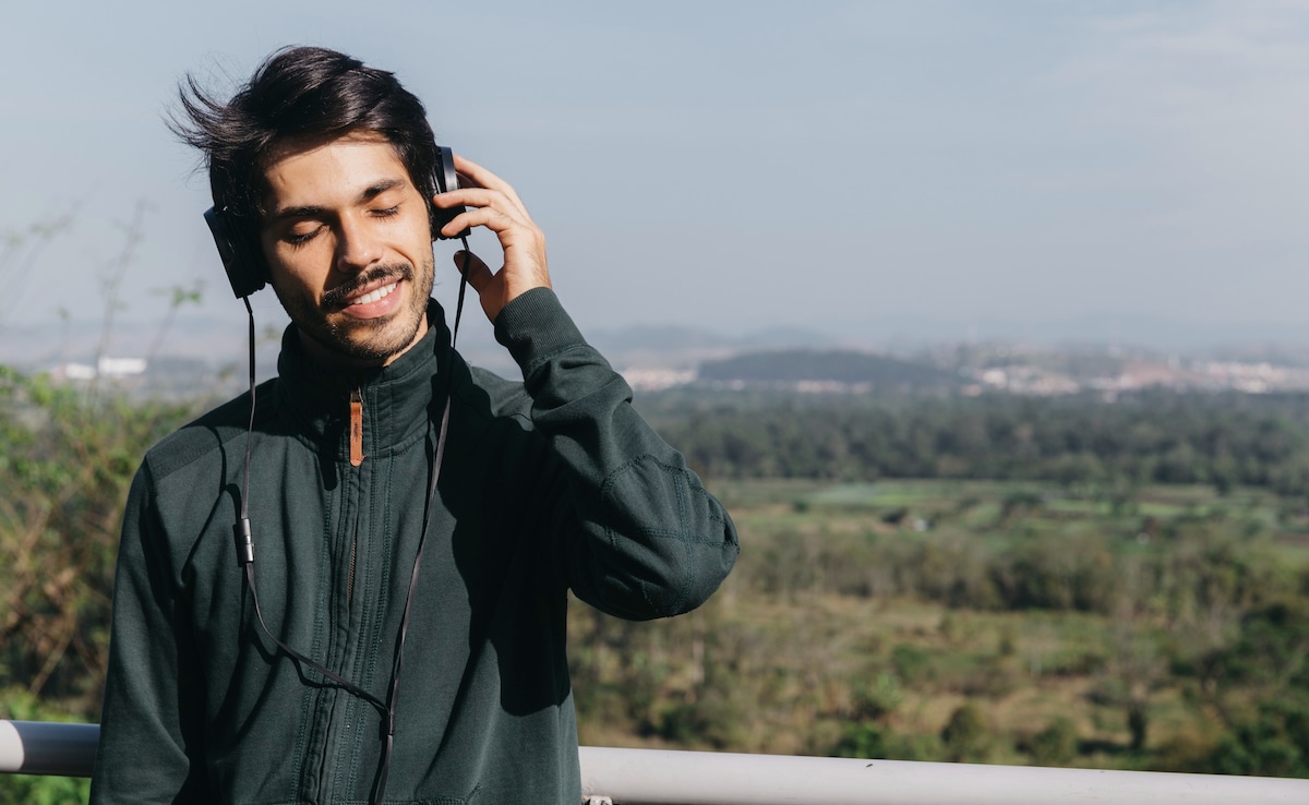 क्या संगीत सुनने से दिमाग सच में तेज होता है? एक्सपर्ट ने बताया दिमाग पर इसका असली असर