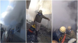 जयपुर की 3 मंजिला कूलर फैक्ट्री में लगी भीषण आग, ऊपर रखे थे 11 सिलेंडर; दमकलकर्मियों ने जान पर खेलकर निकाला