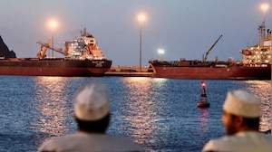 US Signals Easing Of Iran Crude Sanctions