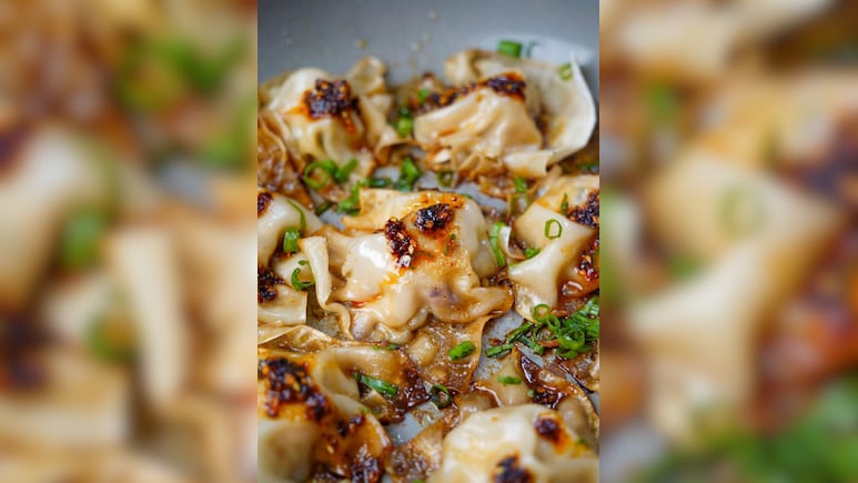 जब खाना बनाने का मन न हो तो ट्राई करें ये हेल्दी ब्लैंकेट डंप्लिंग्स रेसिपी