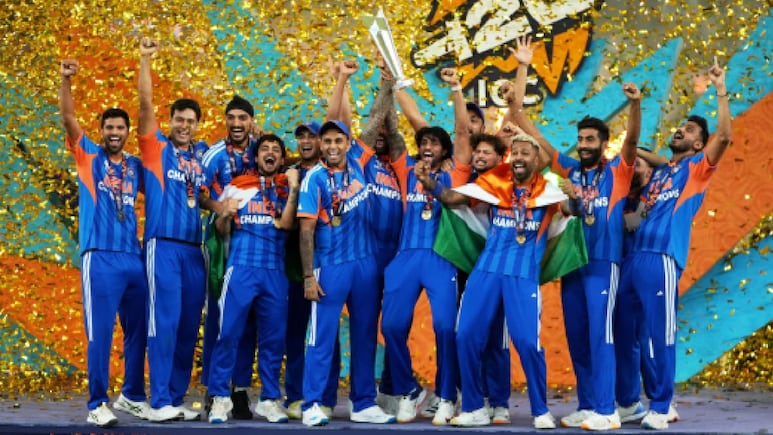 India Win T20 World Cup: Anushka Sharma, Kareena Kapoor, Mahesh Babu Are Bleeding Blue