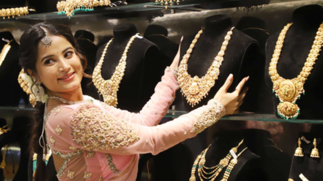 Gold-Silver Prices: सस्ते में सोना-चांदी खरीदने का मौका, कीमतें 7 हजार से ज्यादा टूटीं, जानें आज के भाव