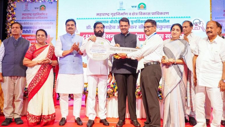 BDD Chawl : मुंबईकरांना मिळालं मोफत 2 BHK घर! बीडीडी चाळीतील रहिवाशांचे नशिब कसं पालटलं, वाचा सविस्तर
