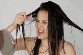 पसीने के कारण बाल-बाल टूट रहे हैं बाल? अपनाएं ये आसान हेयर केयर टिप्स