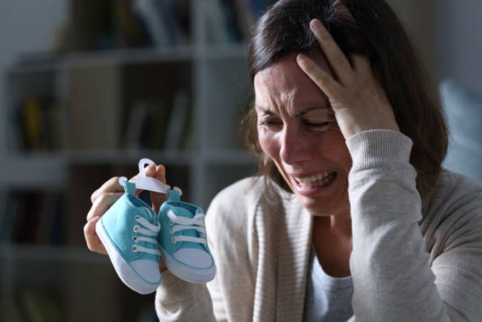 बॉस ने नहीं दी प्रेग्नेंसी लीव, बच्चे की मौत के बाद कोर्ट पहुंची महिला, ऑफिस को देना होगा इतना करोड़ जुमार्ना