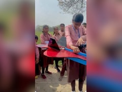 Exclusive : 'सर ने वादा किया और हमने कर दिखाया' अलीगढ़ के नन्हे वैज्ञानिकों ने कूड़े से बना दिया लड़ाकू विमान