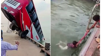 बांग्लादेश में बड़ा हादसा, गहरी नदी में गिरी 40 यात्रियों से भरी बस, 23 की मौत, कई लापता