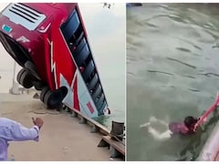 बांग्लादेश में बड़ा हादसा, गहरी नदी में गिरी 40 यात्रियों से भरी बस, 23 की मौत, कई लापता