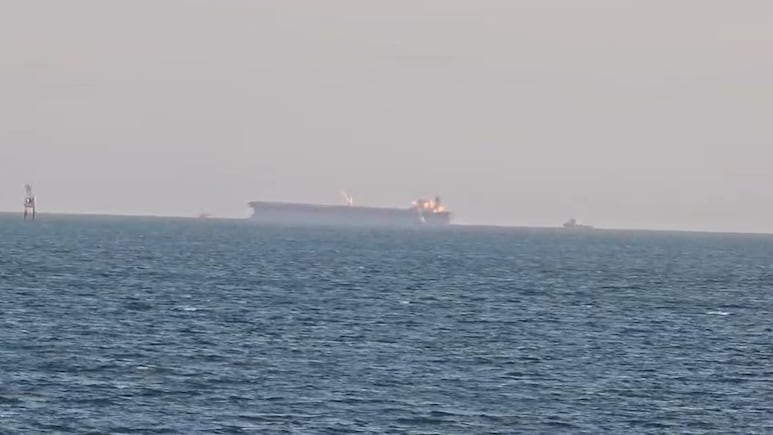 भारत के लिए गुड न्&zwj;यूज, हजारों टन LPG गैस भरा जहाज 'जग वसंत' पहुंचा गुजरात