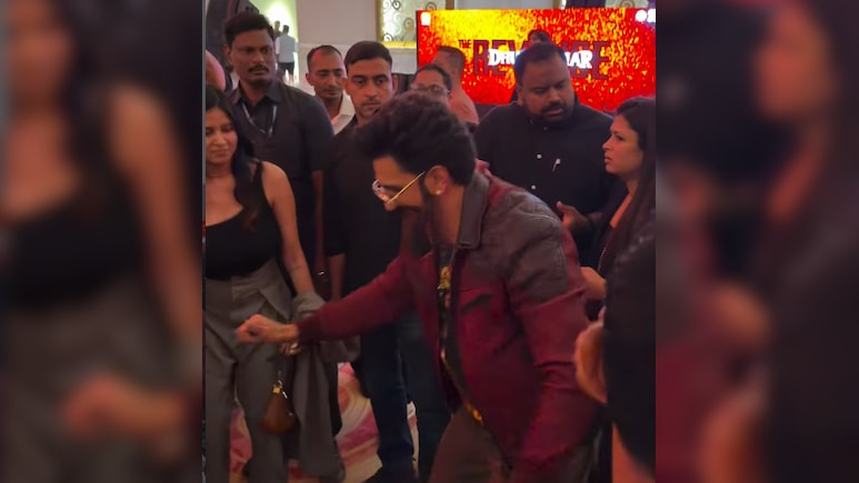 Watch: Ranveer Singh Dances To Viral Akshaye Khanna Song From <i>Dhurandhar</i>