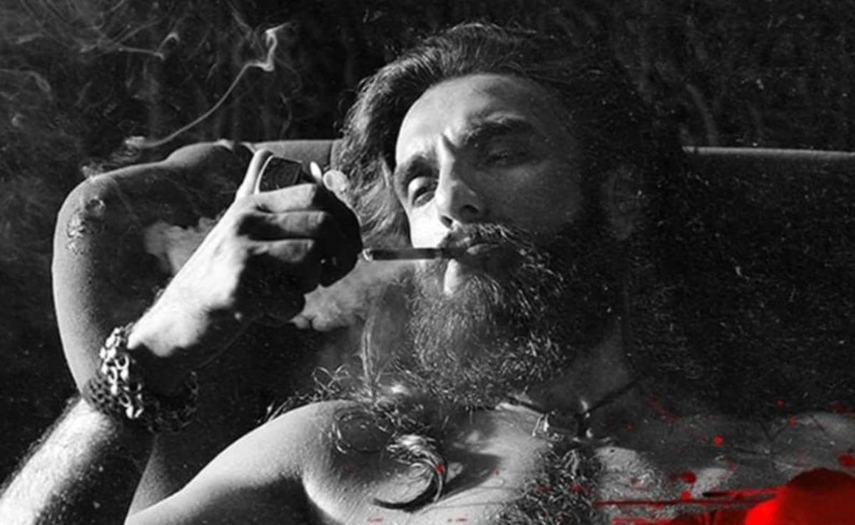 'Cigfluencers' Are Trying To Make Smoking Sexy. It Is Bad News