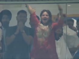 IND vs ENG  2nd Semi-Final: बुमराह की डॉट बॉल पर उछल पड़ीं साक्षी, धोनी ने कहा- बैठ जाओ, बैठ जाओ!