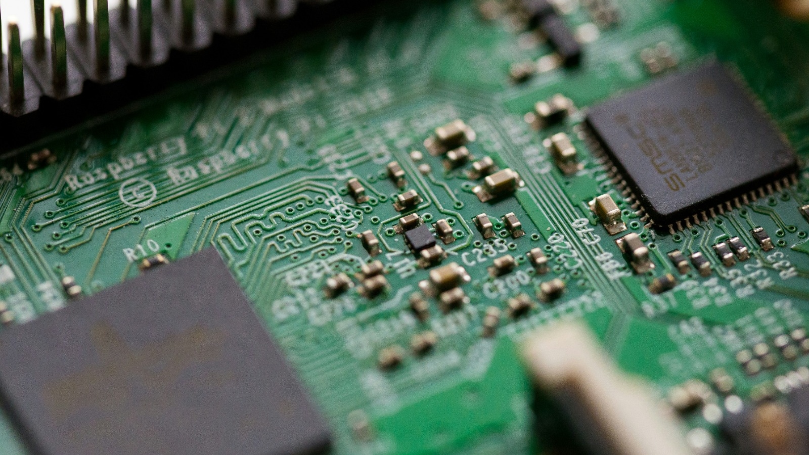Chip Stocks Lift Nasdaq As Nvidia, AMD Jump 3%; Meta Defies B Penalty Ahead Of Earnings
