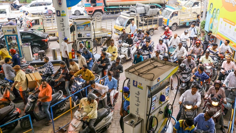 Nanded News : पेट्रोल-डिझेल खरेदीवर निर्बंध; जिल्हाधिकाऱ्यांचे महत्त्वाचे आदेश, नागरिक चिंतेत