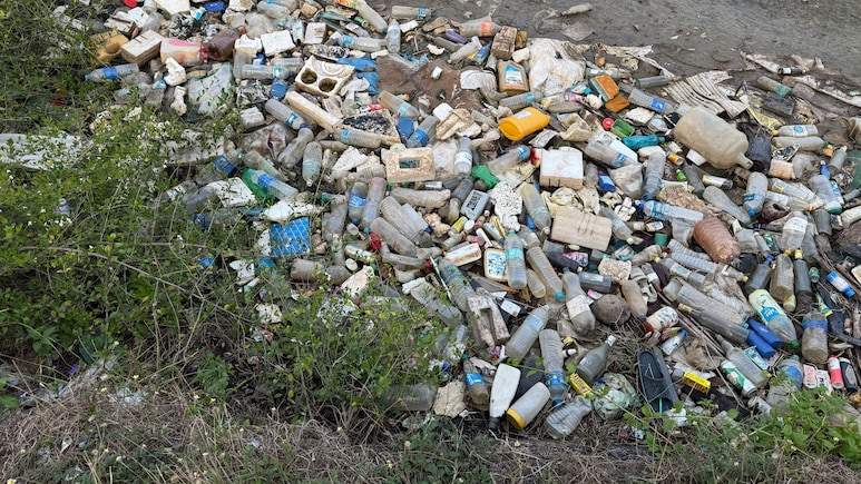 Shocking Visuals From Andaman Show Garbage-Strewn Roads, Internet Reacts: "Truly Heartbreaking"