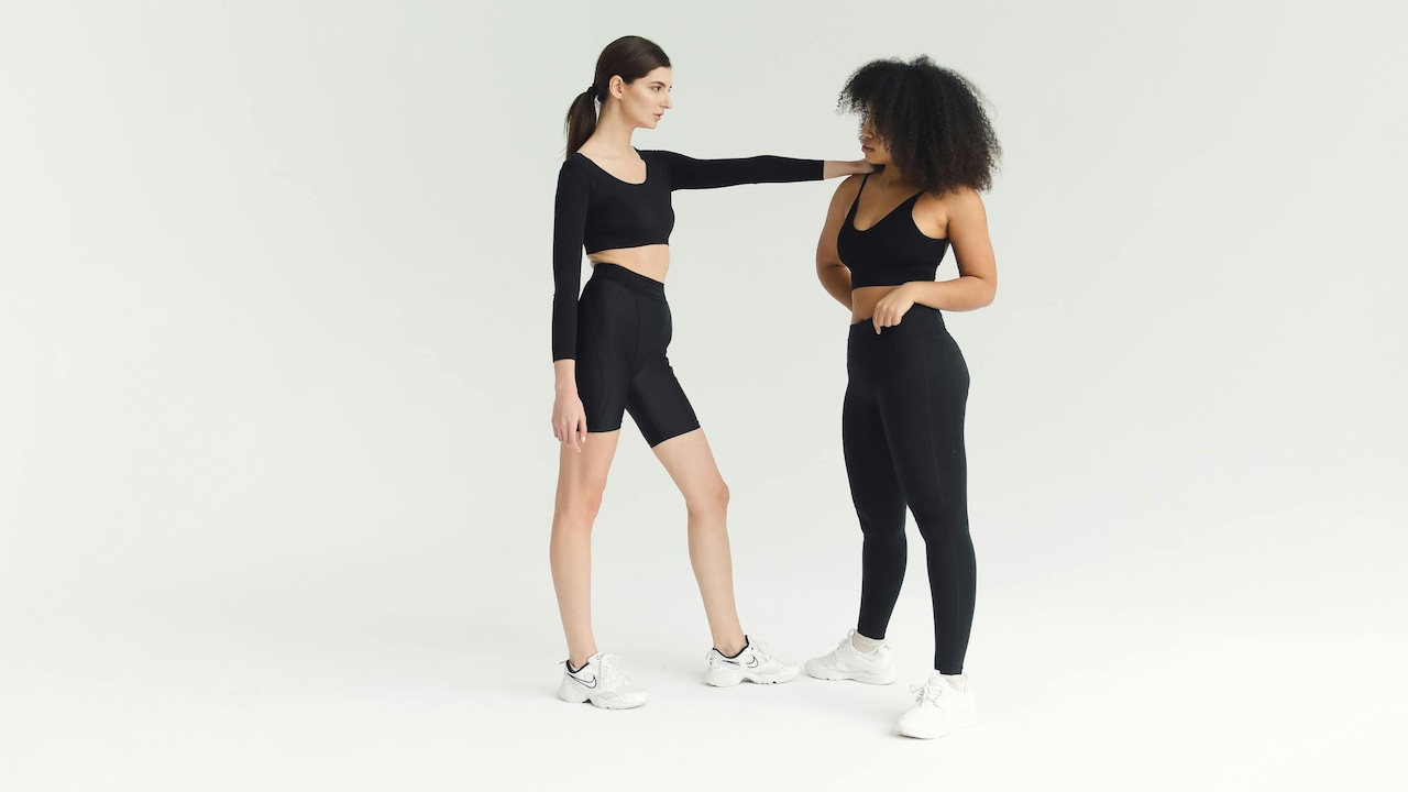 Easy tips to look fashionable in athleisure outfits 