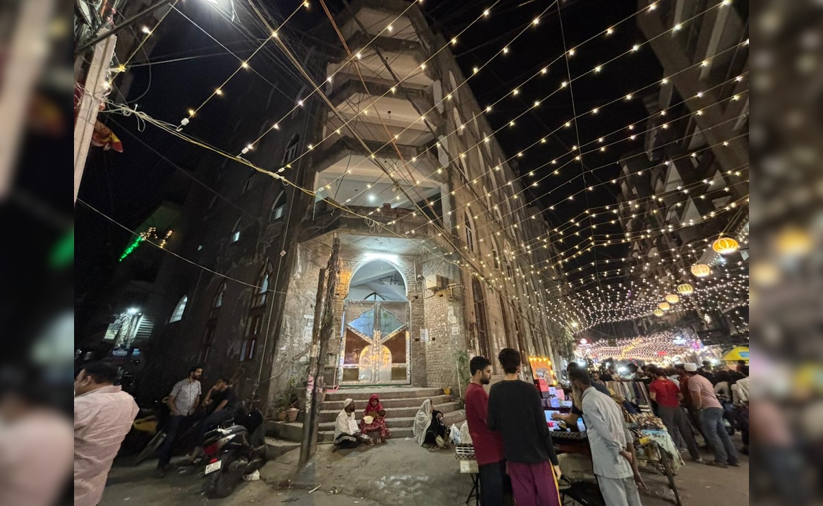 Shaheen Bagh in Ramadan: रात 1 बजे शाहीन बाग का नजारा, लड़कियों के लिए कितना Safe?