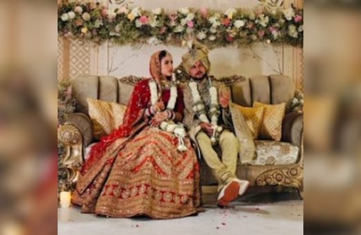 Kuldeep Yadav Marriage: इंतजार की घड़ी समाप्त, एक-दूजे के हुए कुलदीप-वंशिका, मसूरी में लिए सात फेरे