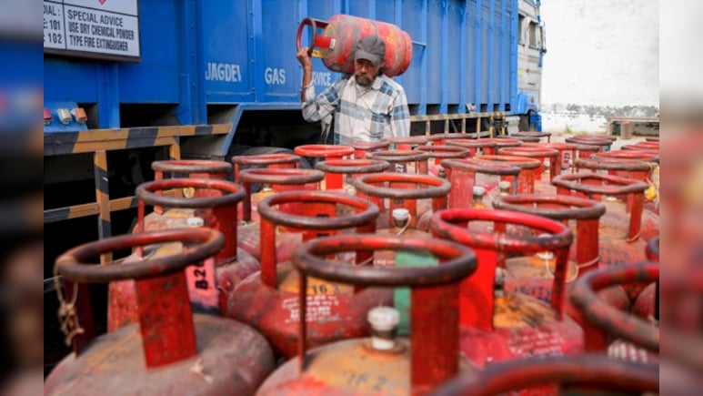 Delhi Police Cautions People Against Cyber Fraud Amid LPG Shortage