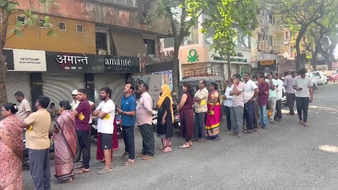 युद्ध की आंच रसोई तक, कहीं गैस के लिए लंबी कतारें, कहीं जमाखोरी तो कहीं कालाबाजारी, सरकार ने दिया आश्वासन