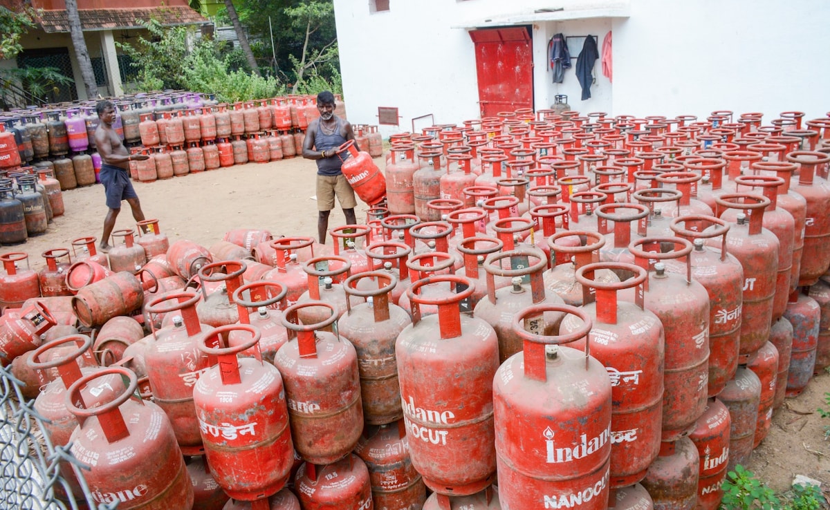 LPG Shortage: रसोई गैस सिलेंडर की टेंशन दूर! एक्शन मोड में आई सरकार ने तेल-गैस के 5 नए रास्ते खोजे, बड़ी डील की तैयारी