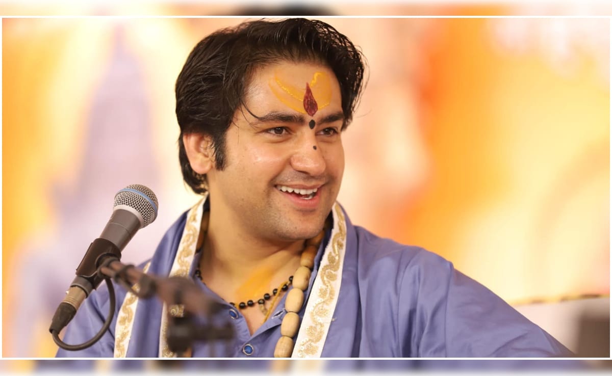 'चमत्कार दिखाओ और 21 लाख ले जाओ', नासिक में धीरेंद्र शास्त्री को चुनौती, कार्यक्रम रद्द करने कराने की मांग