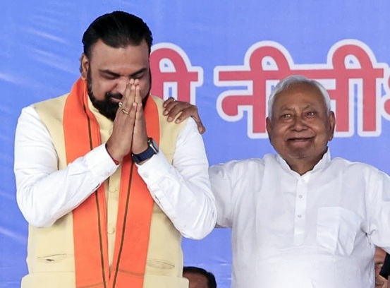 'Yahi Sab Dekhenge': In Nitish Kumar's Gesture, Many See A Successor Hint