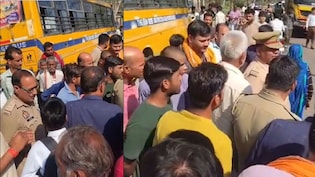 Road Accident: 150 स्कूली बच्चों से भरी बस पेड़ से टकराई, UP के ललितपुर में घटना स्थल पर मची चीख पुकार