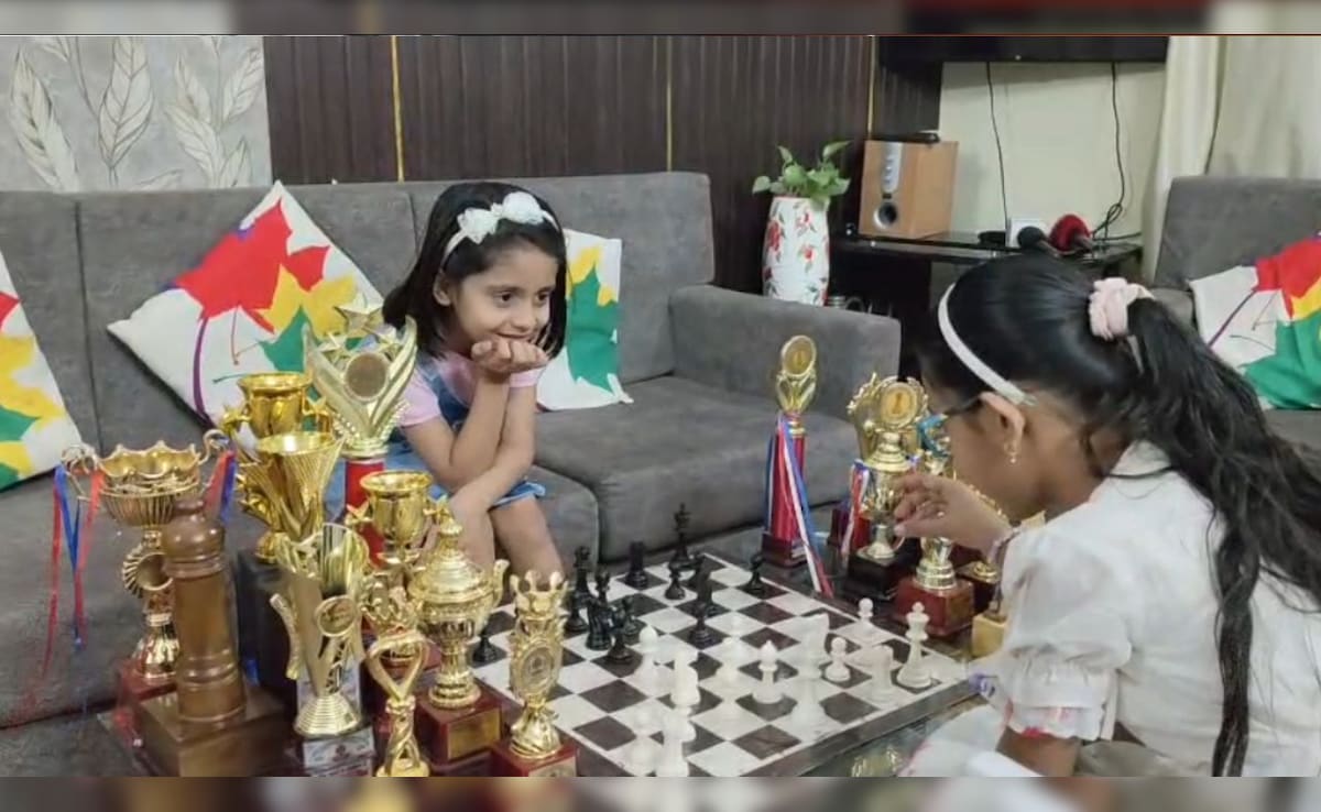 Grand Master Open Chess: 6 साल की अमायरा खान बनीं चेस चैंपियन, सागर की बेटी ने विश्व स्तर पर पाया 13वां स्थान